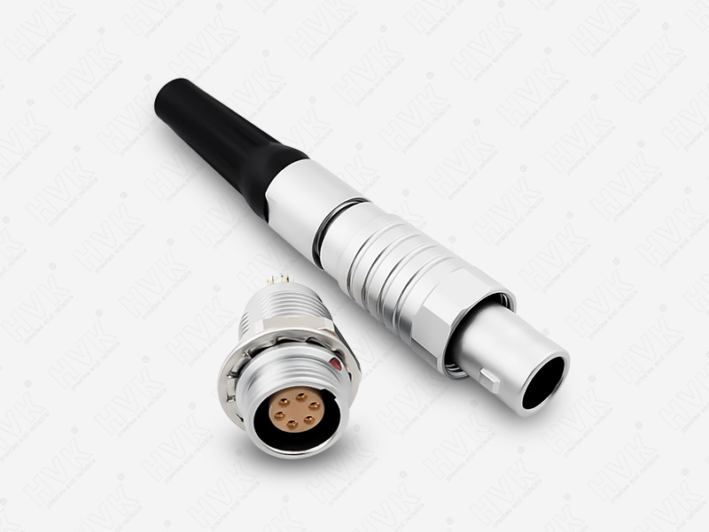 圓形航空插頭的使用是否受到特定設備的電源要求？